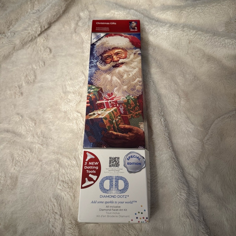 Diamond Dotz “Christmas Gifts” Santa Claus Special Edition Kit New in Box DD4391